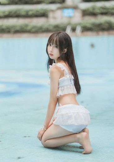 善良的邻居的妻子