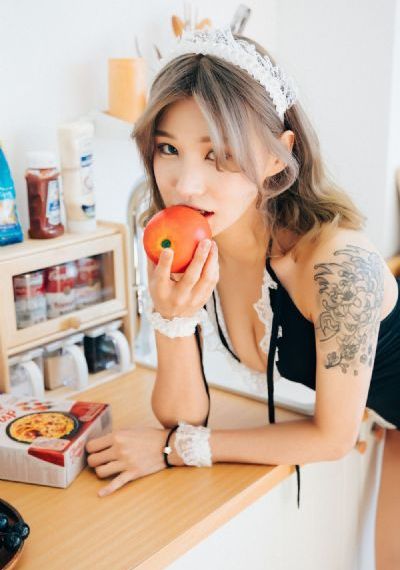 手指伸了进去h