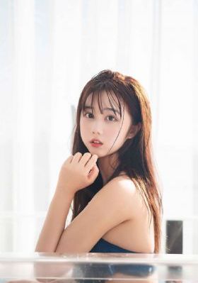 小镇春色
