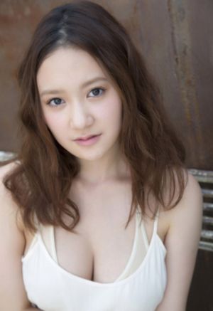 天降女子从2楼掉下了未修剪