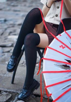 女大学生的沙龙室电影