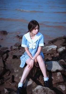 三个美妇跪着用嘴伺候高h